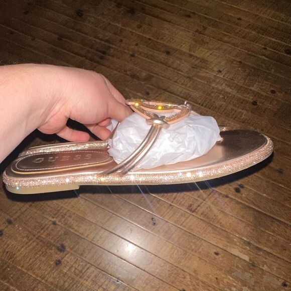 Guess shimmery glitter Saima size 11 pink crystal flip flop sandals - Picture 5 of 6